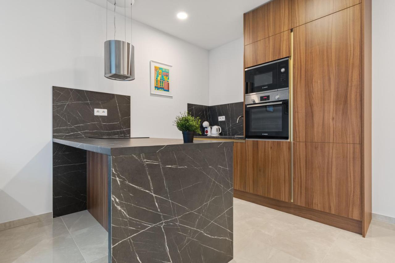 Apartmán Lam Jegeho Alej - Jacuzzi - Free Parking Bratislava Exteriér fotografie